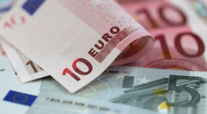 Euro çöküşe geçti 