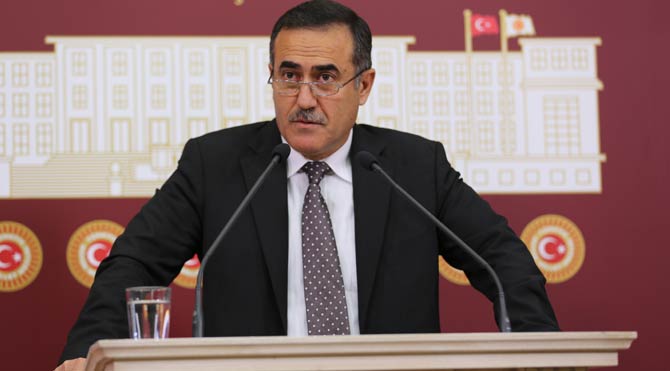 Özkes AKP safları bombaladı