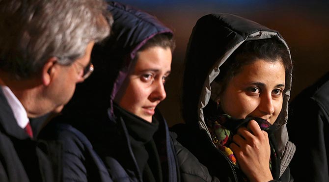 Suriye'de kaçırılan iki İtalyan ülkelerine döndü