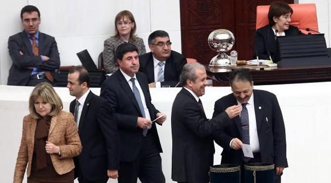 CHP'li Akar: AKP 60 fire verdi!