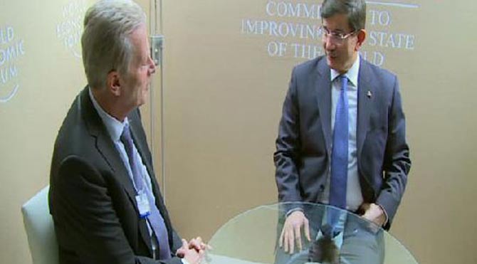 Davutoğlu Mitterlehner'le görüştü!