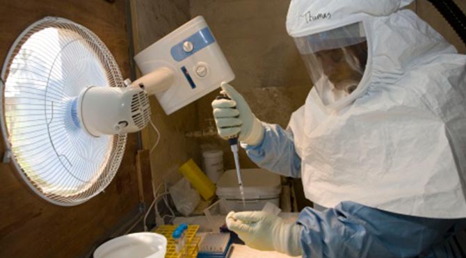 İlk Ebola aşısı Liberya'ya gönderildi