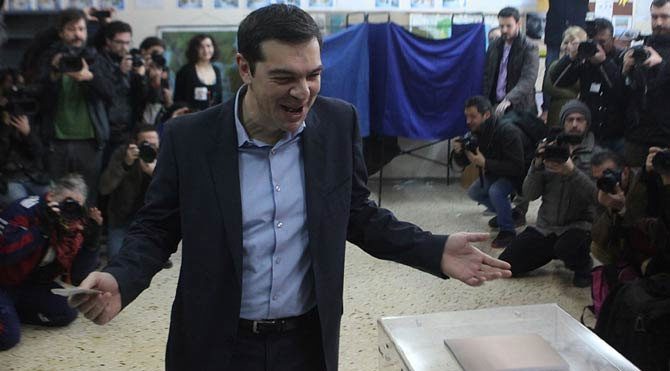 SYRIZA lideri Aleksis Çipras Başbakan gibi