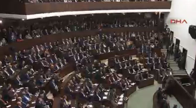 Davutoğlu'nu şoke eden slogan!