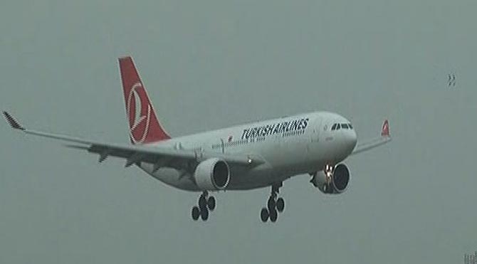 Uçaklar lodosta böyle indi