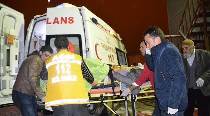 Ağrı'da trafik kazası: 4 ölü, 3 yaralı