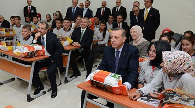 Lise öğrencisine Erdoğan’a hakaretten hapis!