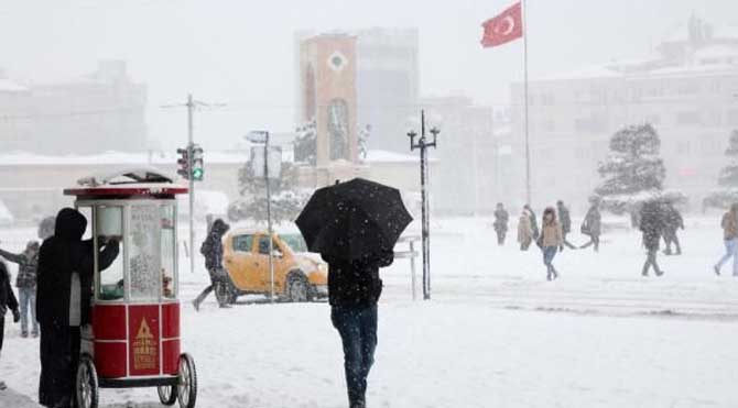 Kar yağdı, İstanbul felç oldu!