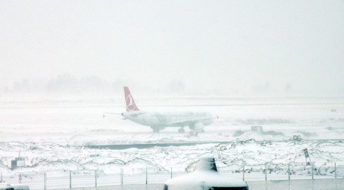 İstanbul hava trafiğinde yoğunluk yaşanıyor