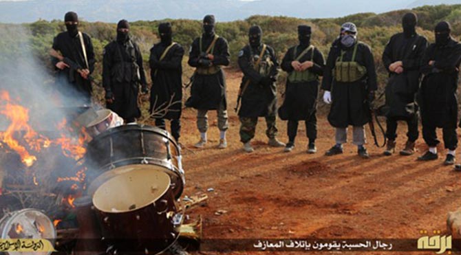 IŞİD bu kez bateri seti yaktı
