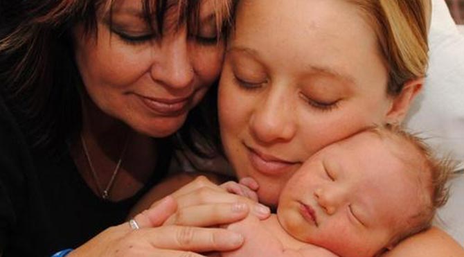 Tayland'dan taşıyıcı anne yasağı