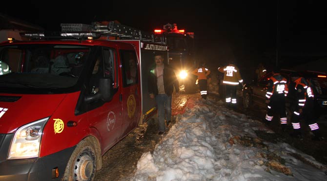 Malatya'da 2 askeri uçak düştü: 4 şehit var!