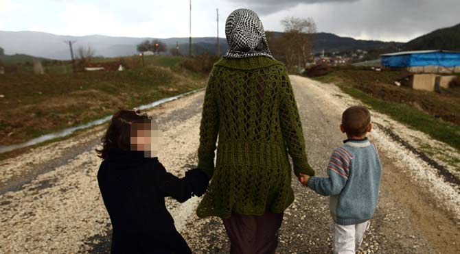 Çocukları IŞİD'in elinde çekip aldılar!