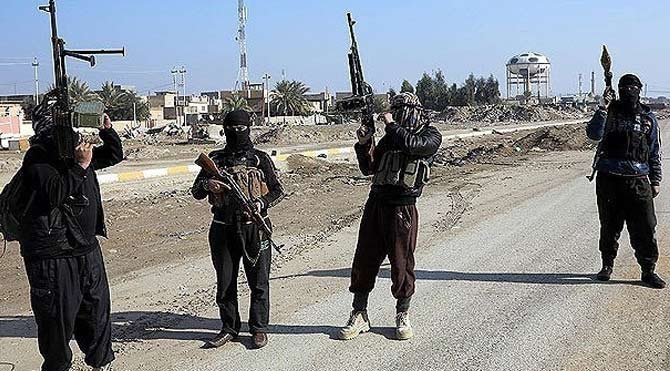 IŞİD 32 güvenlik görevlisini kurşuna dizdi