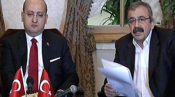 Yalçın Akdoğan, HDP heyeti ile görüştü