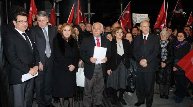 Perinçek, Esad'la görüşmeye gitti