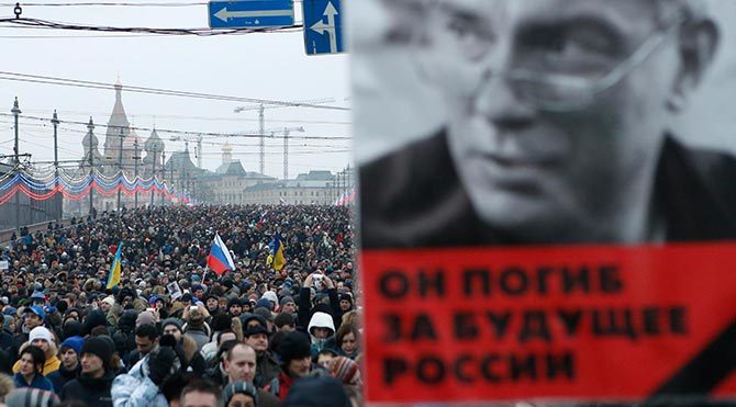 Moskova, Boris Nemtsov'a veda için yürüdü