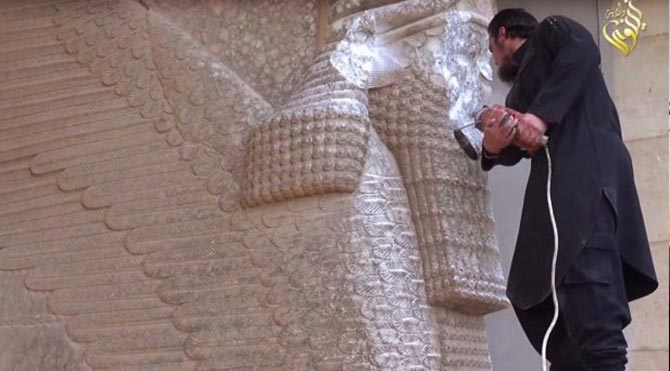 IŞİD antik kenti yok etti