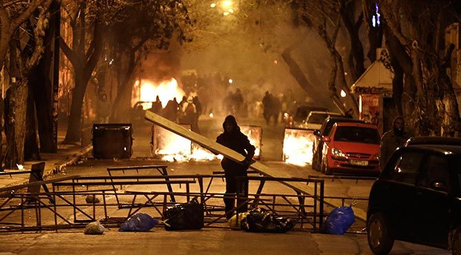 Yunanistan'da olaylı gece