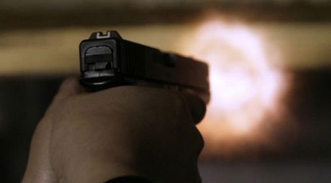 Tartıştığı eşini 6 kurşunla yaraladı