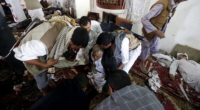 Yemen'de iki camiye bombalı saldırı: 173 ölü