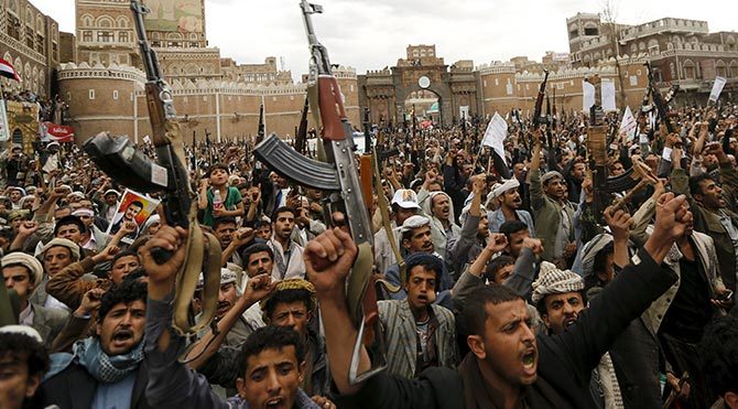 Husiler Yemen'de 100 öğrenciyi kaçırdı
