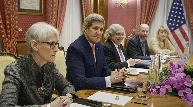 Kerry İran müzakereleri için ABD'ye dönüşü erteledi