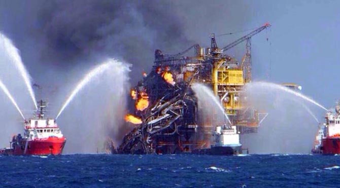Petrol platformunda yangın