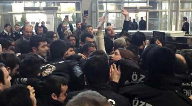 Adalet sarayında avukatlara polis müdahalesi