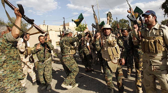 Şii milisler Tikrit'ten çekiliyor