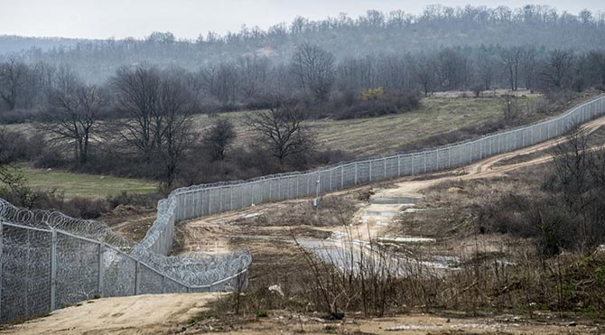 bulgaristan-turkiye-sinir-duvar-670