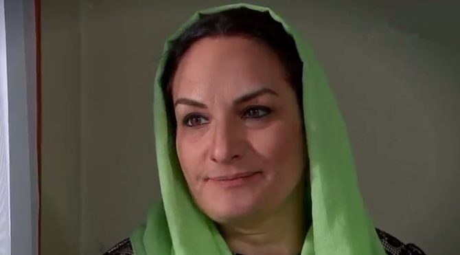 Küçük Gelin 74. yeni bölümde Behiye ile Leyla'nın planı iş yarayacağa benziyor.