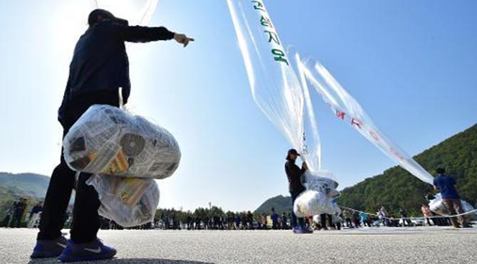 Güney Kore'den Kuzey Kore'ye balonlu eylem