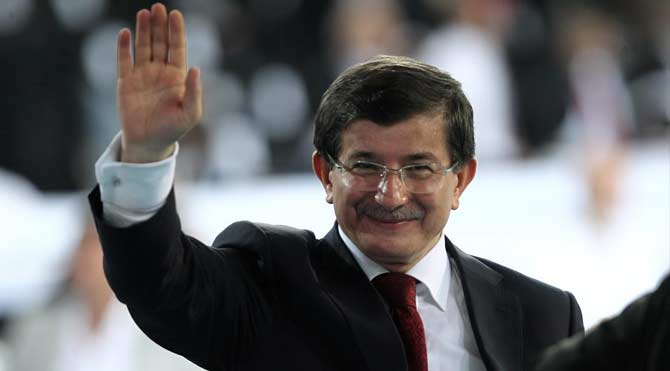 Davutoğlu AKP'nin seçim beyannamesini açıkladı