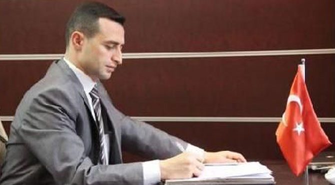 Kaymakam'dan tepki: Padişah mısın?