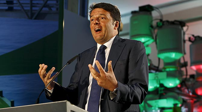 İtalya Başbakanı Renzi'den Papa'ya destek