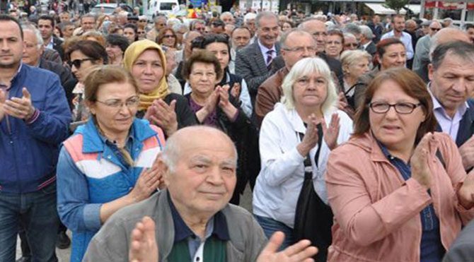 CHP'den 'Milletçe Alkışlıyoruz' eylemi