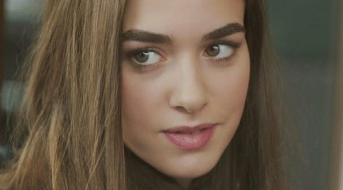 Kösem Sultan'ı Bensu Soral canlandıracak.