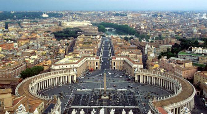 Vatikan'dan sert göçmen çıkışı