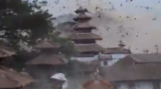 Nepal'de deprem! 7,8'lik depremin görüntüleri ortaya çıktı!