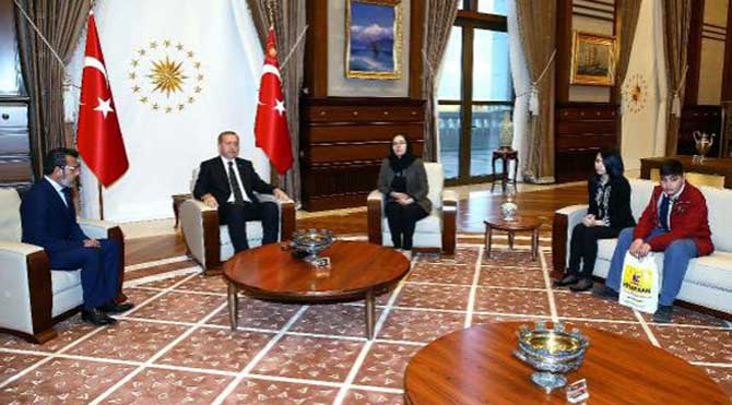 Erdoğan, Özgecan'ın ailesini kabul etti