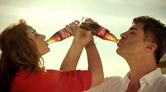 Coca Cola reklamı sosyal medyayı salladı!