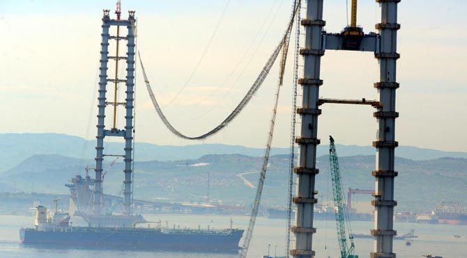 Körfez Köprüsü'nde kopan halatı Japon ekip söktü 