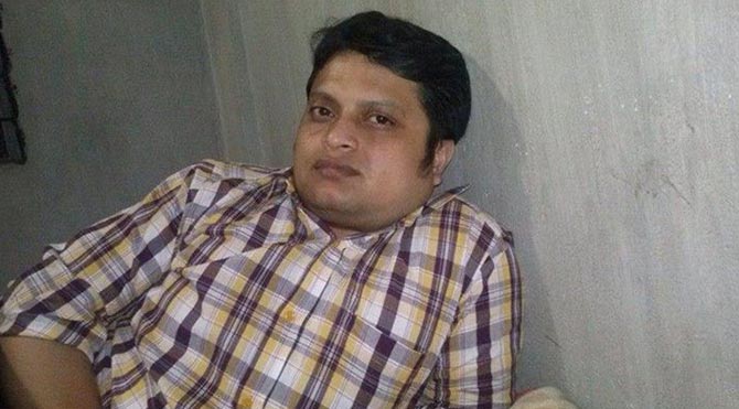 Bangladeş'te yine bir yazar öldürüldü