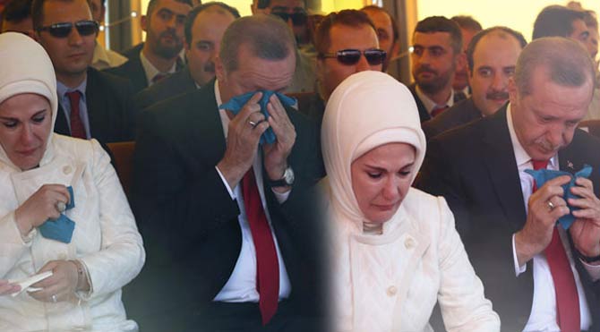 Erdoğan ve eşi yine ağladı!