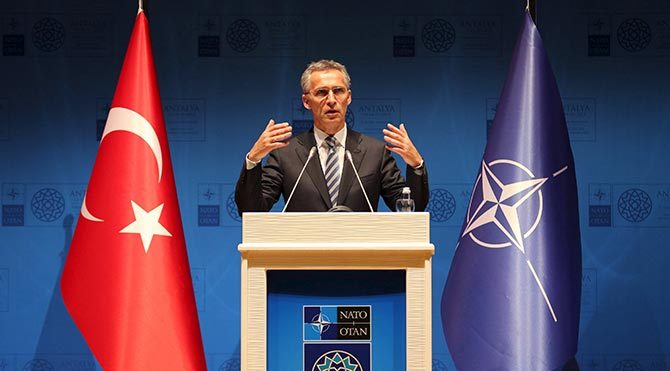 NATO zirvesinde Rusya'ya sert kınama