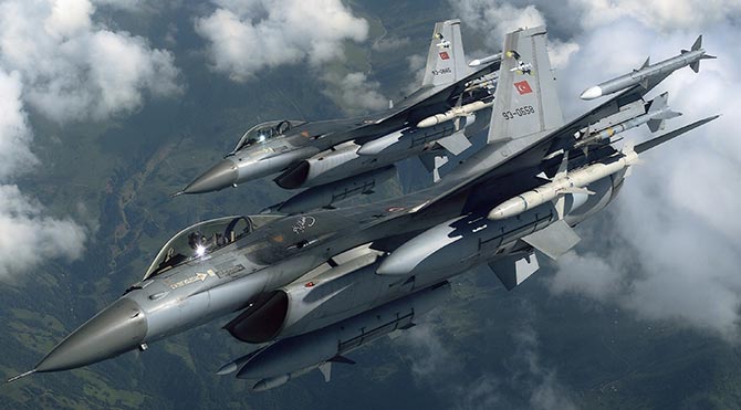 Türk F-16'ları Suriye Helikopterini vurdu!