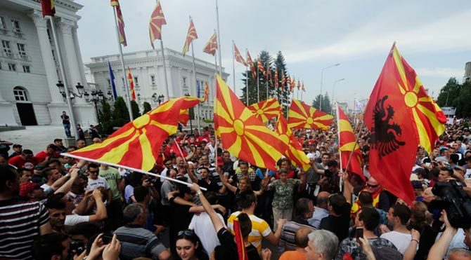 Makedonya'da hükümet protestosu