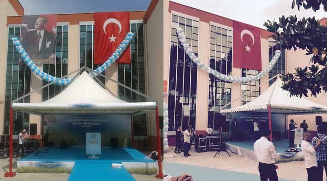 Bakan gelecek diye Atatürk posteri indi