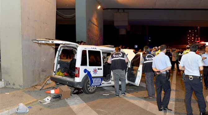 Polisler kaza yaptı: 1 şehit
